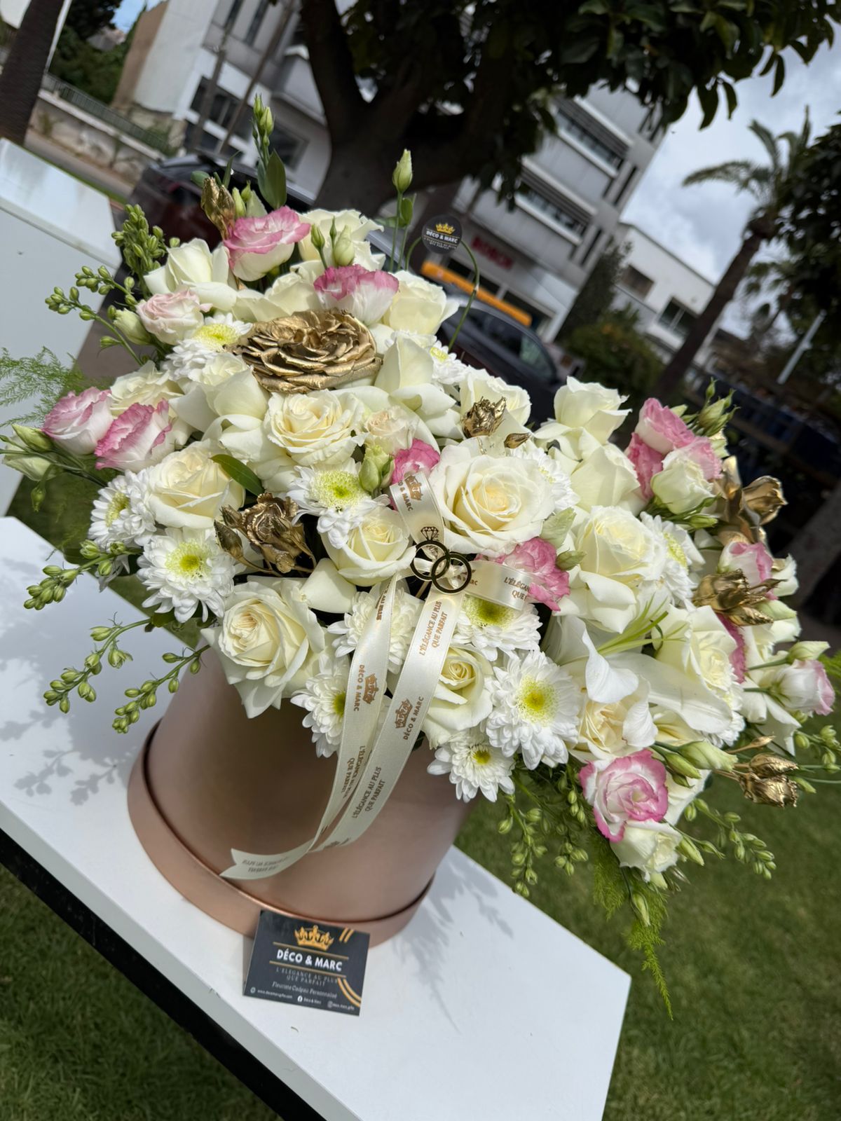 Pack Ta3arof Prestige – Chocolat, Dattes & Composition Florale Luxe – Image 3